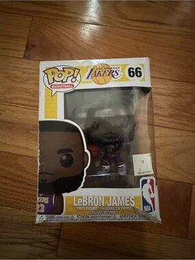 Funko Pop! LeBron James - Purple & Gold Lakers Vinyl Figure